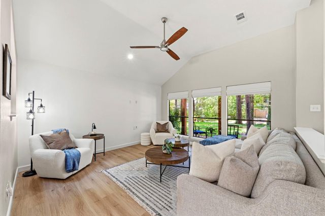 24 Gannet Hollow Place, The Woodlands, TX 77381