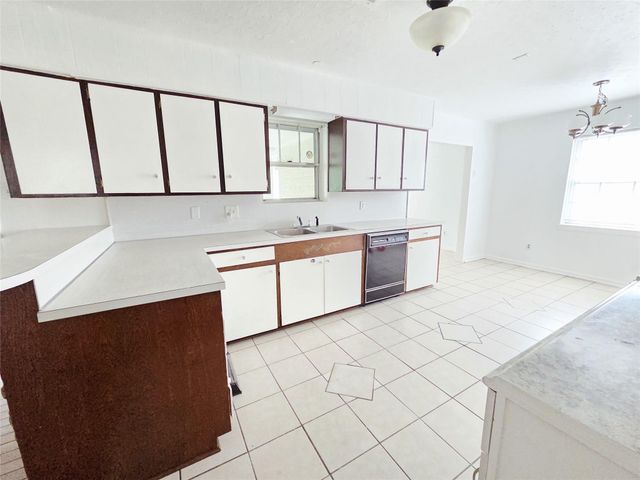 9754 Ebb Street, Houston, TX 77089