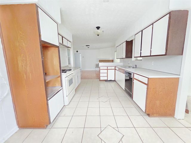 9754 Ebb Street, Houston, TX 77089
