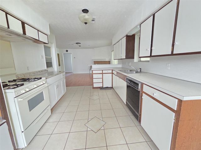 9754 Ebb Street, Houston, TX 77089