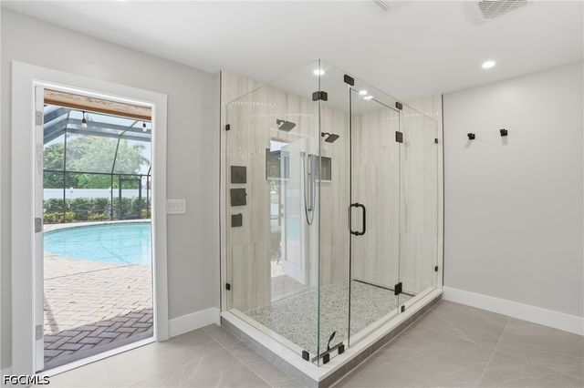 1860 Marina CIR, North Fort Myers, FL 33903