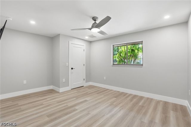 1860 Marina CIR, North Fort Myers, FL 33903