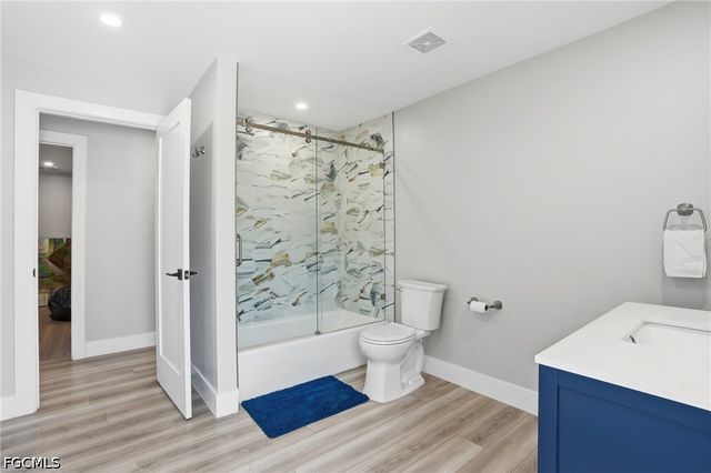 1860 Marina CIR, North Fort Myers, FL 33903