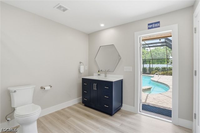 1860 Marina CIR, North Fort Myers, FL 33903