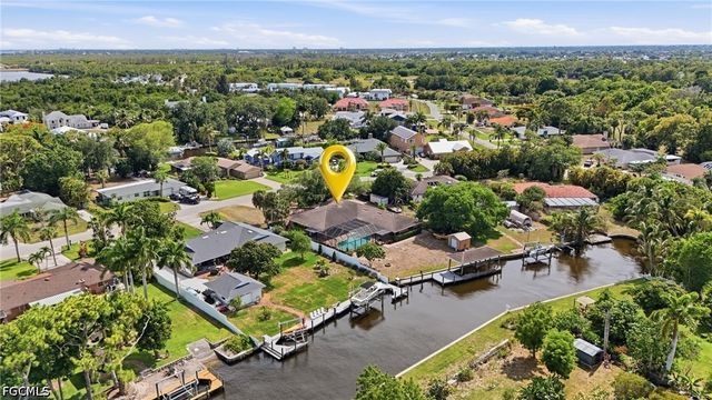 1860 Marina CIR, North Fort Myers, FL 33903