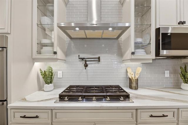 851 MANNS HARBOR DRIVE, Apollo Beach, FL 33572