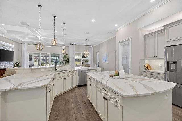 851 MANNS HARBOR DRIVE, Apollo Beach, FL 33572