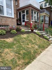 1 1/2 W ATHENS AVE, Ardmore, PA 19003