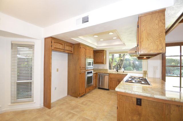 6696 N Malsbary Avenue, Fresno, CA 93711