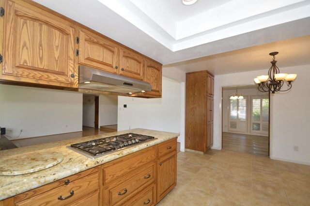 6696 N Malsbary Avenue, Fresno, CA 93711