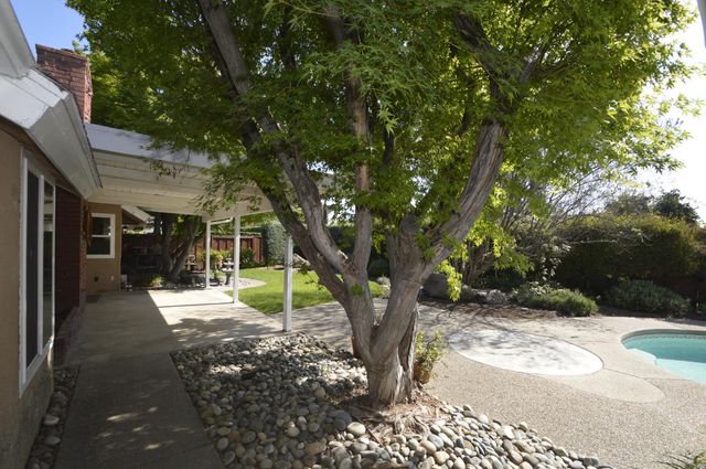 6696 N Malsbary Avenue, Fresno, CA 93711