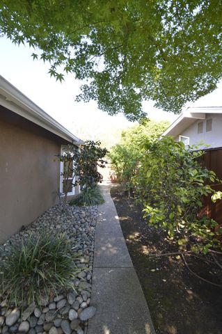 6696 N Malsbary Avenue, Fresno, CA 93711