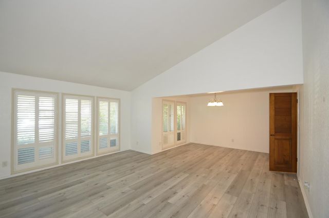 6696 N Malsbary Avenue, Fresno, CA 93711