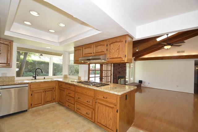 6696 N Malsbary Avenue, Fresno, CA 93711