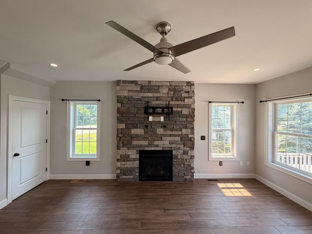 15 Chandler Way, Dover, NH 03820
