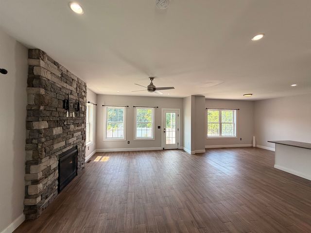 15 Chandler Way, Dover, NH 03820