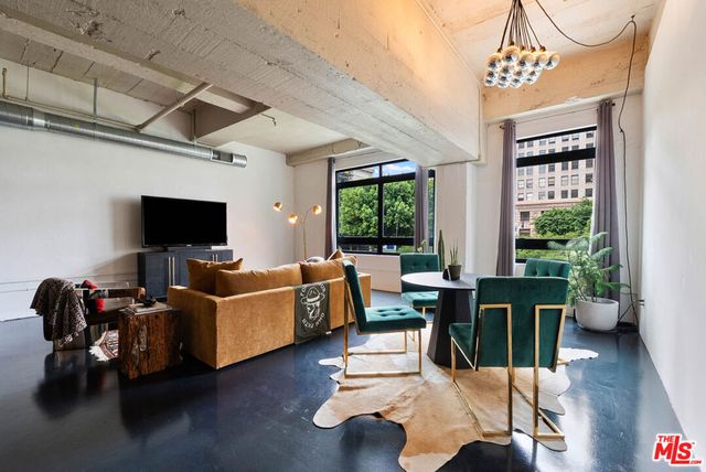 849 S Broadway M09, Los Angeles, CA 90014