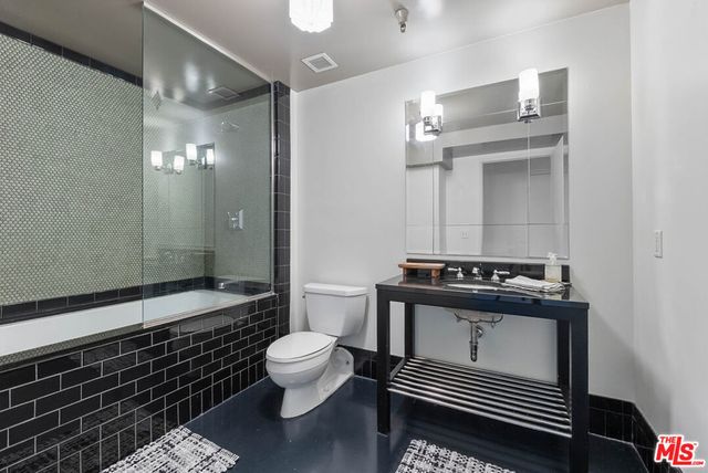 849 S Broadway M09, Los Angeles, CA 90014