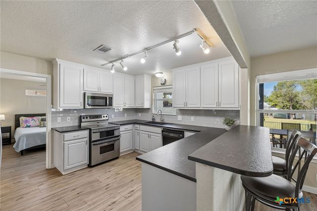 619 Clear Cove Drive, Granite Shoals, TX 78654