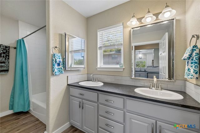 619 Clear Cove Drive, Granite Shoals, TX 78654