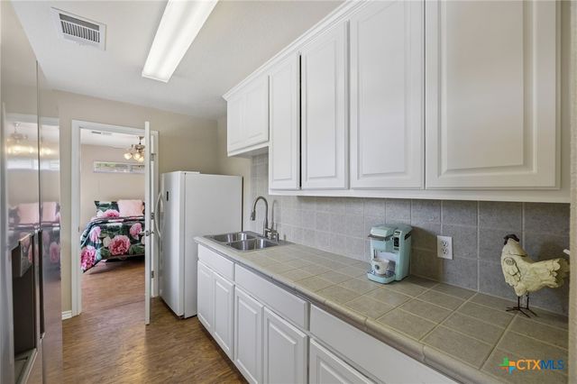 619 Clear Cove Drive, Granite Shoals, TX 78654