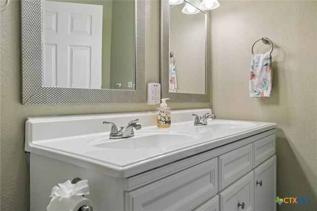 619 Clear Cove Drive, Granite Shoals, TX 78654