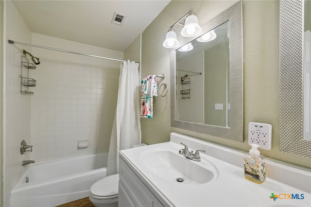 619 Clear Cove Drive, Granite Shoals, TX 78654