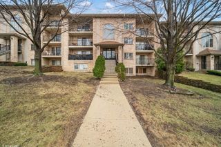 4407 Pershing Avenue 2S, Downers Grove, IL 60515