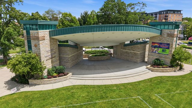 2100 59th Street, Downers Grove, IL 60516