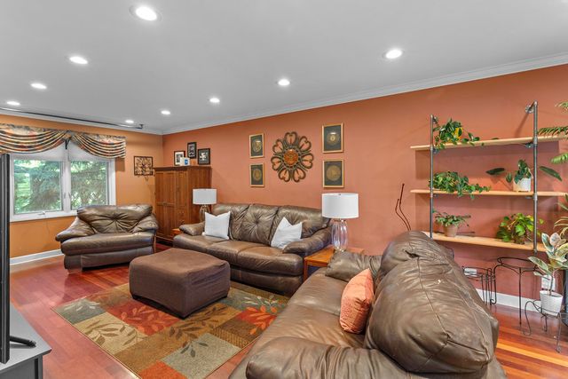 2100 59th Street, Downers Grove, IL 60516