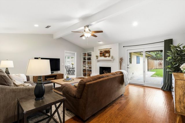 1809 Greenway Drive, Plano, TX 75075