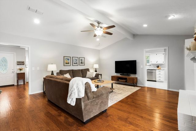 1809 Greenway Drive, Plano, TX 75075