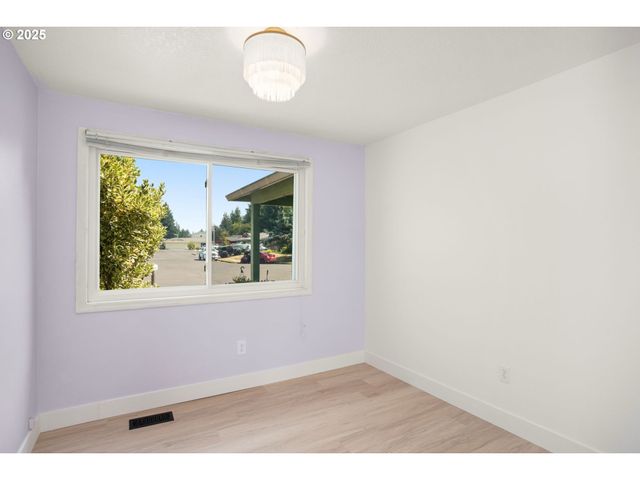 1237 Se 30TH Ct, Troutdale, OR 97060