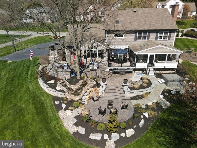 2842 WIMBLEDON LN, Lancaster, PA 17601