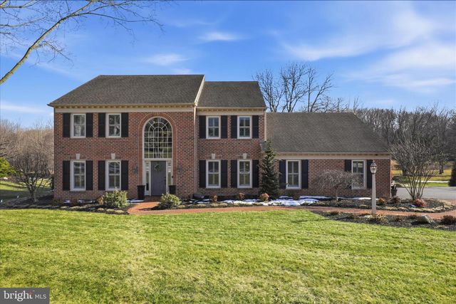 2842 WIMBLEDON LN, Lancaster, PA 17601