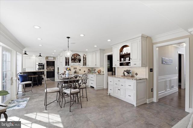 2842 WIMBLEDON LN, Lancaster, PA 17601