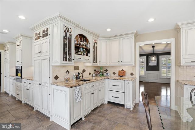 2842 WIMBLEDON LN, Lancaster, PA 17601