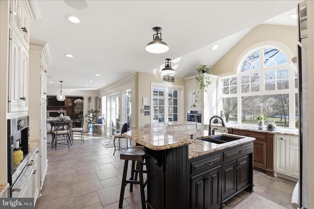 2842 WIMBLEDON LN, Lancaster, PA 17601