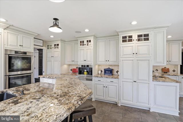 2842 WIMBLEDON LN, Lancaster, PA 17601