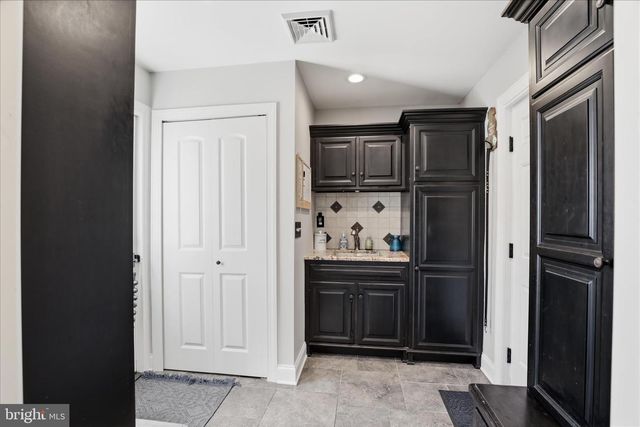 2842 WIMBLEDON LN, Lancaster, PA 17601