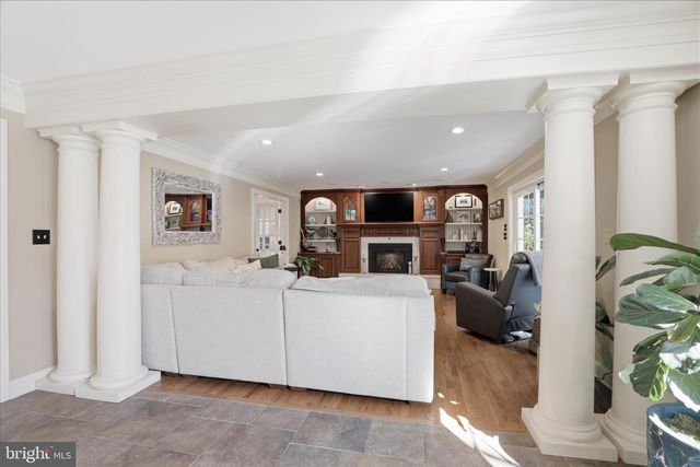 2842 WIMBLEDON LN, Lancaster, PA 17601