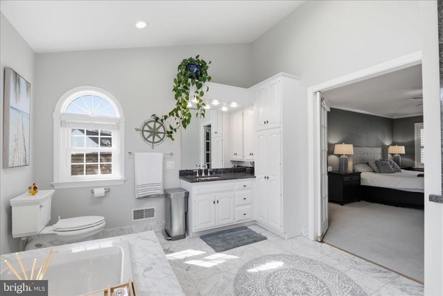 2842 WIMBLEDON LN, Lancaster, PA 17601