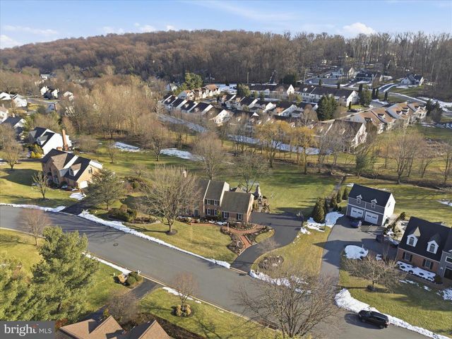 2842 WIMBLEDON LN, Lancaster, PA 17601