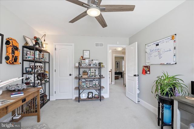 2842 WIMBLEDON LN, Lancaster, PA 17601