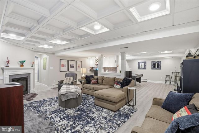 2842 WIMBLEDON LN, Lancaster, PA 17601