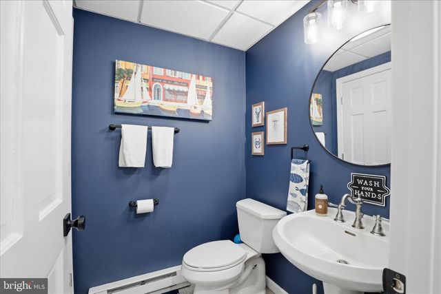 2842 WIMBLEDON LN, Lancaster, PA 17601