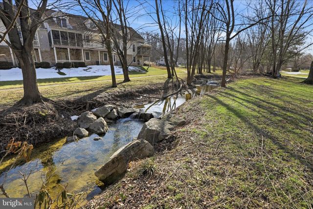 2842 WIMBLEDON LN, Lancaster, PA 17601