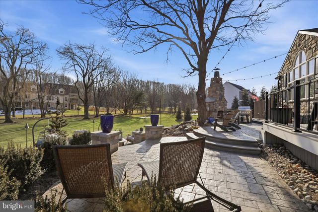 2842 WIMBLEDON LN, Lancaster, PA 17601