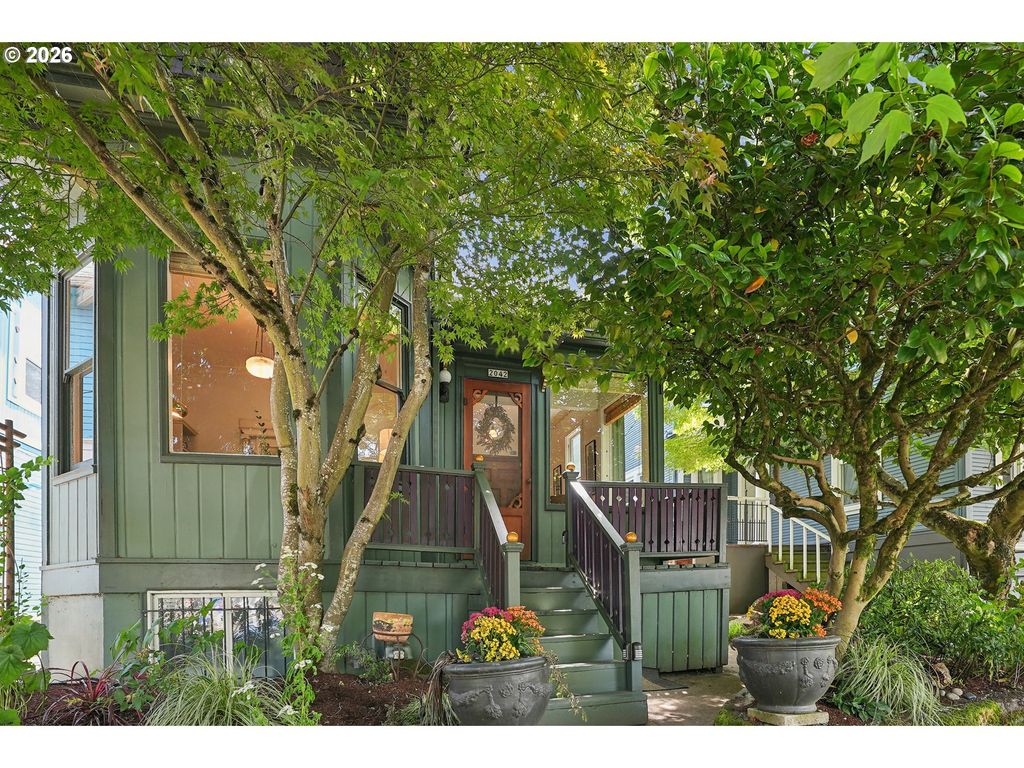 2042 Se ANKENY St, Portland, OR 97214