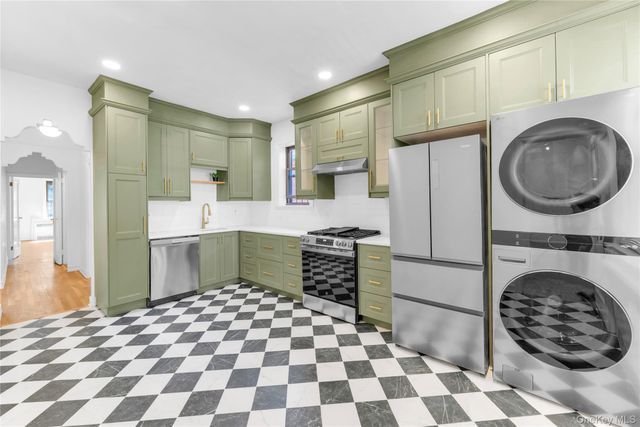 5569 Kings Highway, Brooklyn, NY 11203